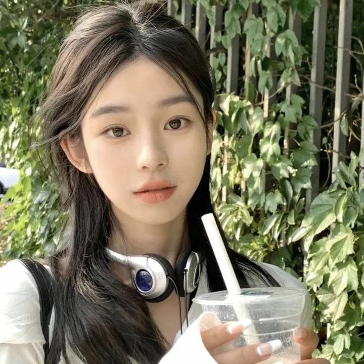 明星住址遭泄露，私生饭上门堵人引警方介入
